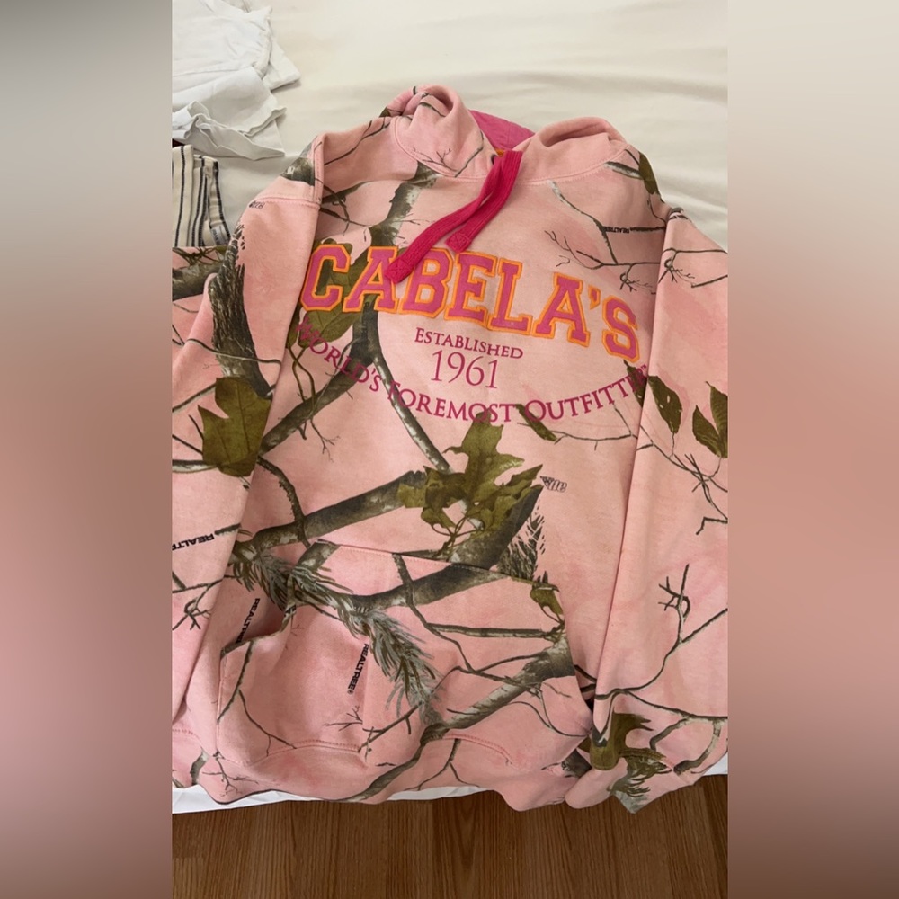 Cabelas sweatshirt